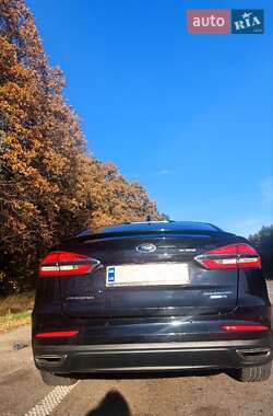 Седан Ford Fusion 2020 в 