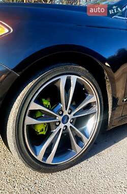 Седан Ford Fusion 2020 в 