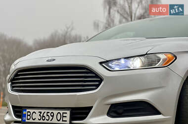 Седан Ford Fusion 2016 в Львове