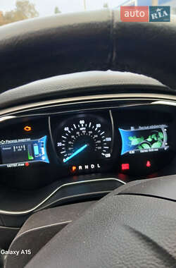 Седан Ford Fusion 2015 в Ромнах