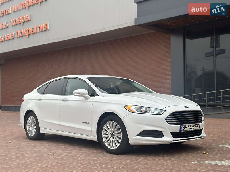 Седан Ford Fusion 2014 в Одесі