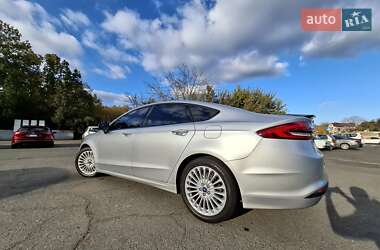 Седан Ford Fusion 2018 в 