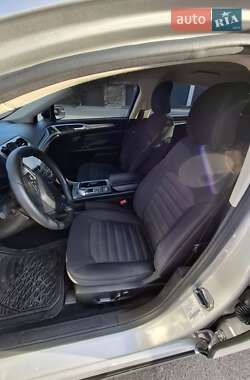 Седан Ford Fusion 2018 в 