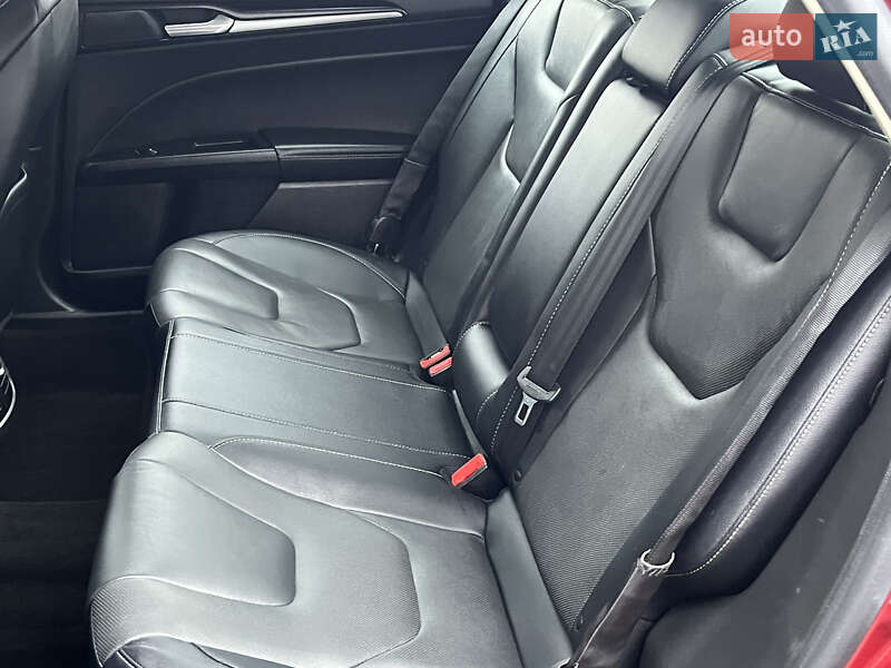 Седан Ford Fusion 2019 в Львові