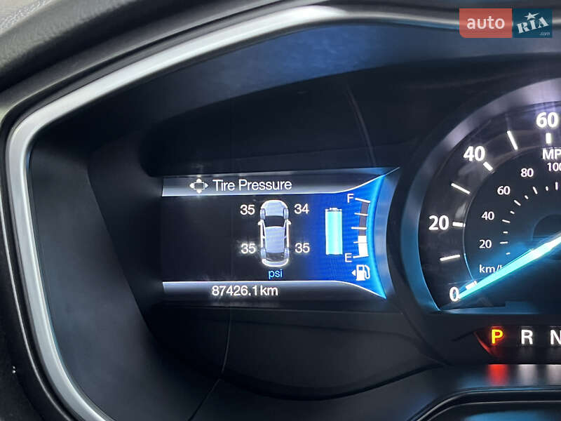 Седан Ford Fusion 2019 в Львові