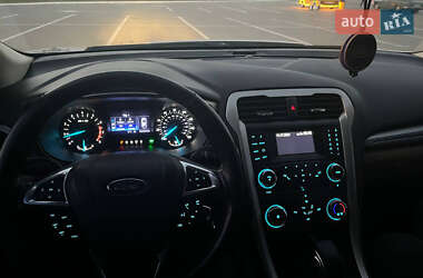 Седан Ford Fusion 2012 в 