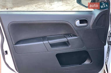 Хетчбек Ford Fusion 2012 в 