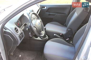 Хэтчбек Ford Fusion 2008 в 
