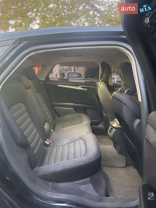 Седан Ford Fusion 2014 в Одесі