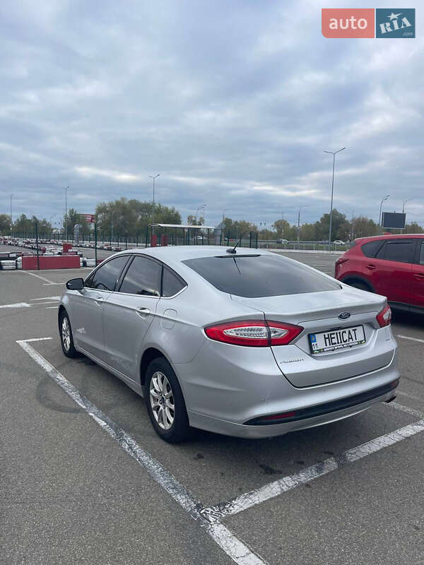 Седан Ford Fusion 2015 в Киеве