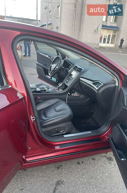 Седан Ford Fusion 2013 в 