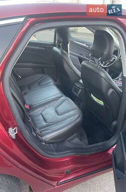 Седан Ford Fusion 2013 в 