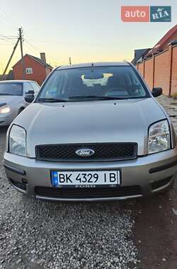 Хэтчбек Ford Fusion 2003 в Луцке