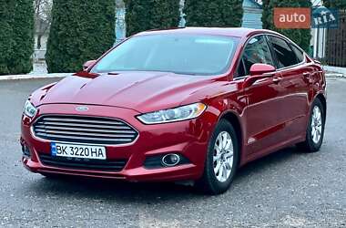 Седан Ford Fusion 2014 в Дубні