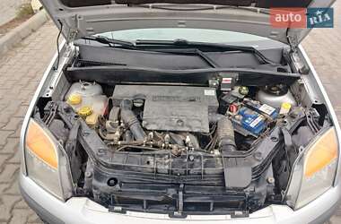 Хэтчбек Ford Fusion 2010 в 