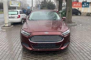 Седан Ford Fusion 2015 в 