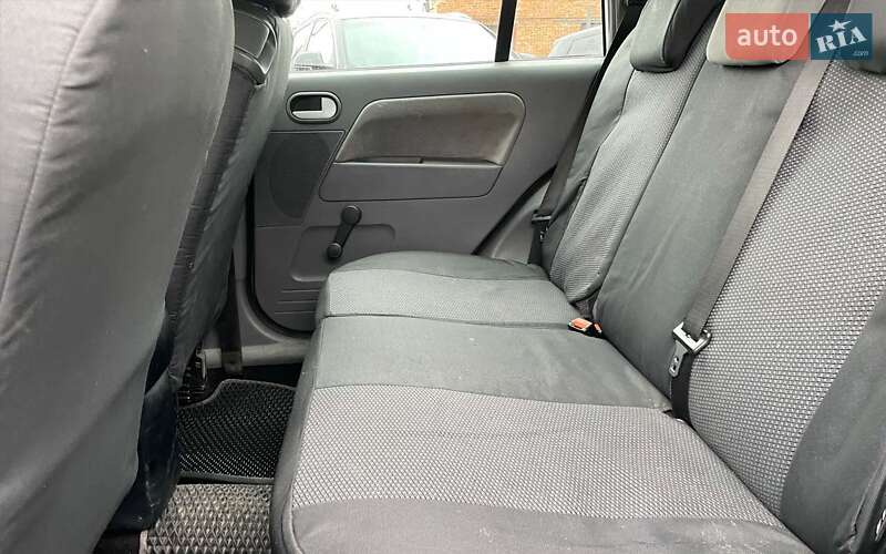 Хэтчбек Ford Fusion 2002 в Коломые