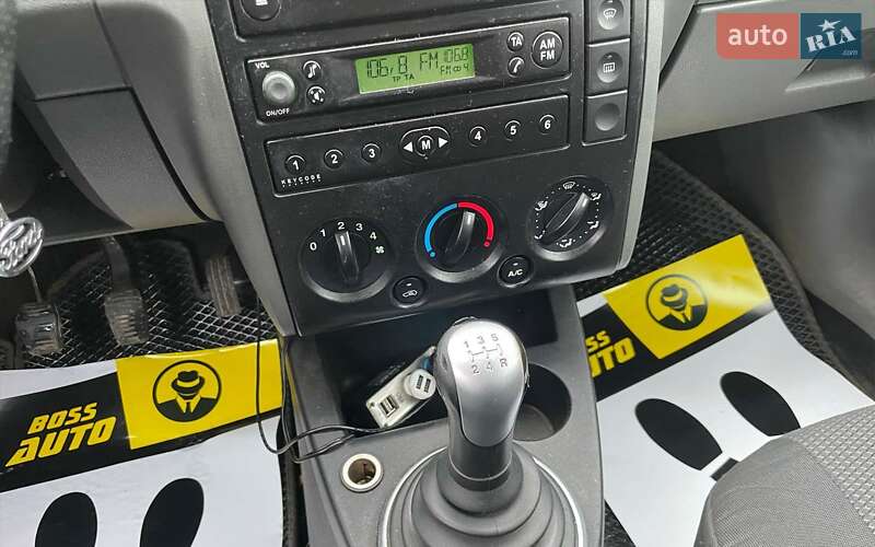 Хэтчбек Ford Fusion 2002 в Коломые