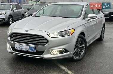 Седан Ford Fusion 2015 в Києві