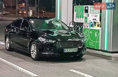 Седан Ford Fusion 2015 в Киеве