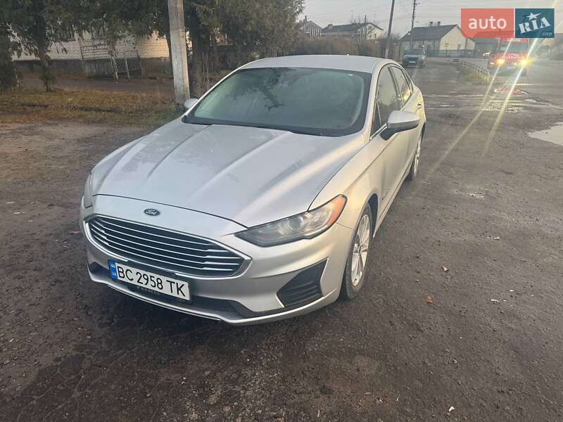 Седан Ford Fusion 2019 в Львове