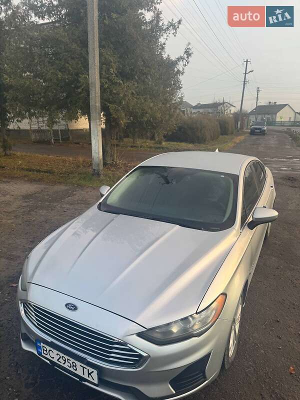 Седан Ford Fusion 2019 в Львове
