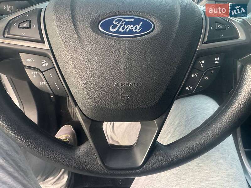 Седан Ford Fusion 2019 в Львове
