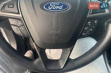 Седан Ford Fusion 2019 в 