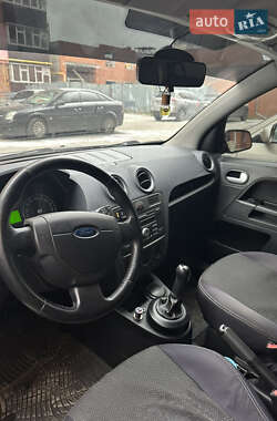 Хэтчбек Ford Fusion 2008 в Сумах