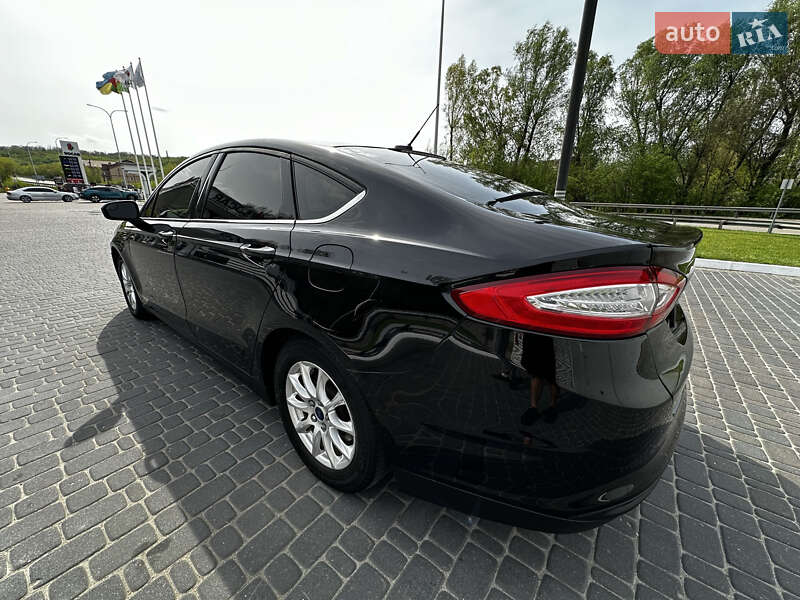 Седан Ford Fusion 2015 в Обухове
