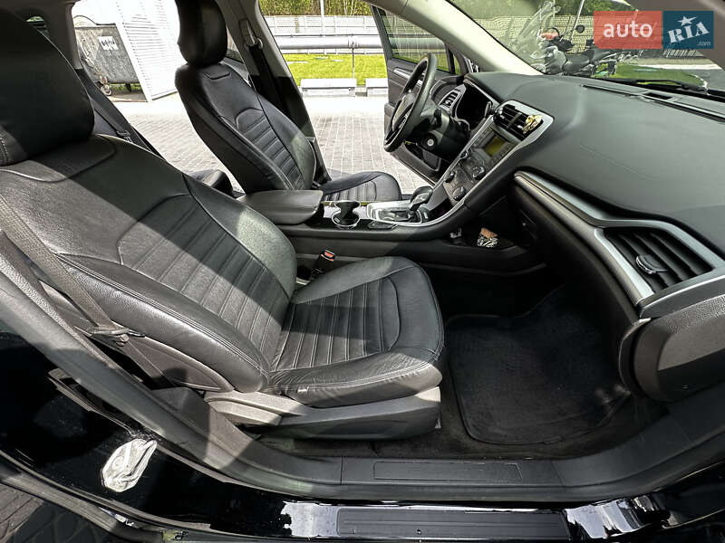 Седан Ford Fusion 2015 в Обухове