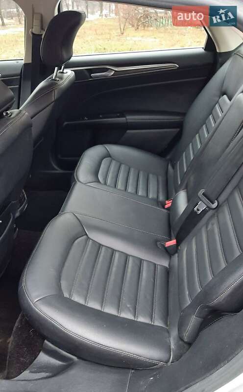 Седан Ford Fusion 2016 в Житомирі