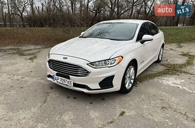 Седан Ford Fusion 2018 в 