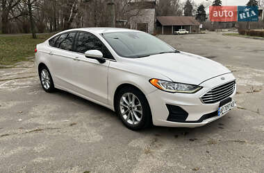 Седан Ford Fusion 2018 в 