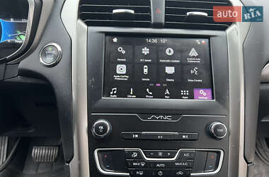 Седан Ford Fusion 2018 в 