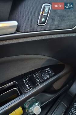 Седан Ford Fusion 2013 в 