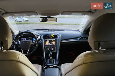 Седан Ford Fusion 2014 в 
