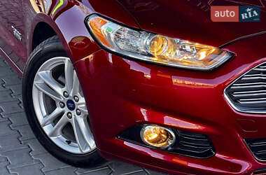 Седан Ford Fusion 2015 в 
