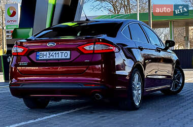 Седан Ford Fusion 2015 в 