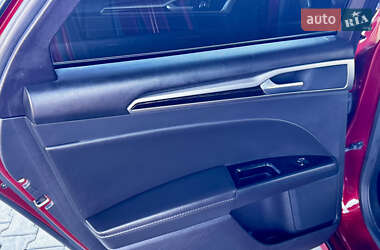 Седан Ford Fusion 2015 в 
