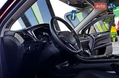 Седан Ford Fusion 2015 в 