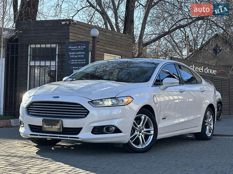 Седан Ford Fusion 2015 в Одесі