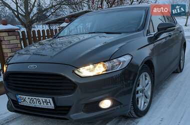 Седан Ford Fusion 2015 в Дубно