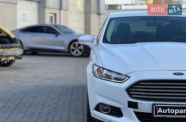 Седан Ford Fusion 2015 в 