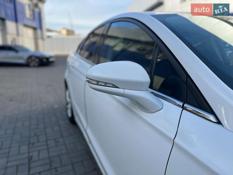 Седан Ford Fusion 2015 в Одесі