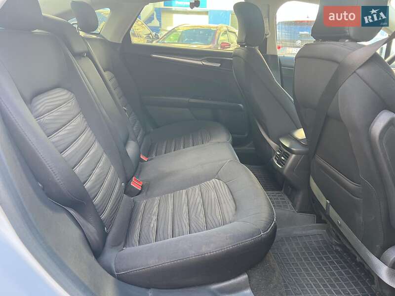 Седан Ford Fusion 2015 в Одесі