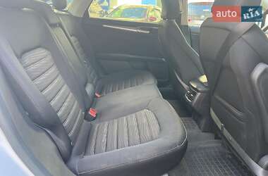 Седан Ford Fusion 2015 в 