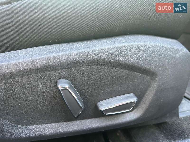 Седан Ford Fusion 2015 в Одесі