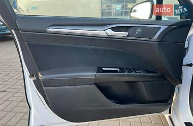 Седан Ford Fusion 2015 в 