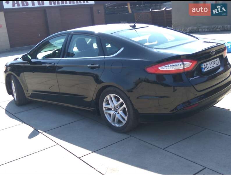 Седан Ford Fusion 2015 в Хусте